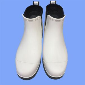 UGG Womens‎ White & Black Sheepskin Rubber Waterproof Ashton Boots Sz US 8 EU 39